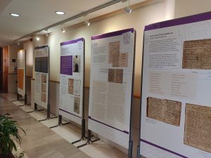 “EUSKARA EZKABARTEN: PAPERETIK AHORA” ERAKUSKETA, BISITA GIDATUA ETA BERTSO-SAIOA UHARTEN