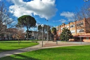 Oraingoan bai! Udalak Uharteko egungo kultur beharrekin bat datorren espazio eszeniko balioaniztun berri bat idazteko proiektua esleituko du.